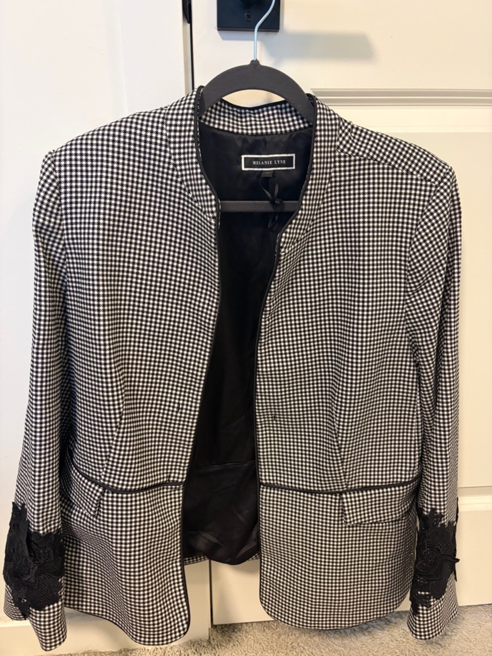 Melanie Lyne Black & White Houndstooth Collarless Blazer